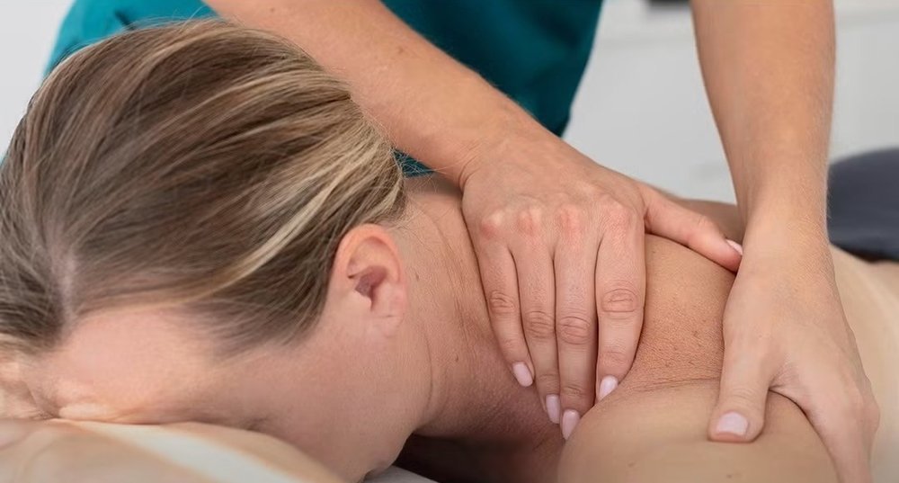 Sesión de fisioterapia manual en Isabel Ibarra Terapia Física
